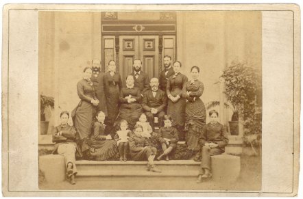 Michaelis family group on the steps of Linden c.1890