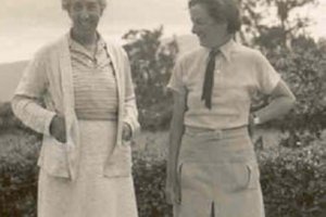 Dorothy and Margaret Graham, Franz Joseph 1935, photographer: Mark Lysons